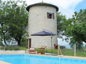 1 Bedroom Romantic Windmill in a Village Setting near Duras, France